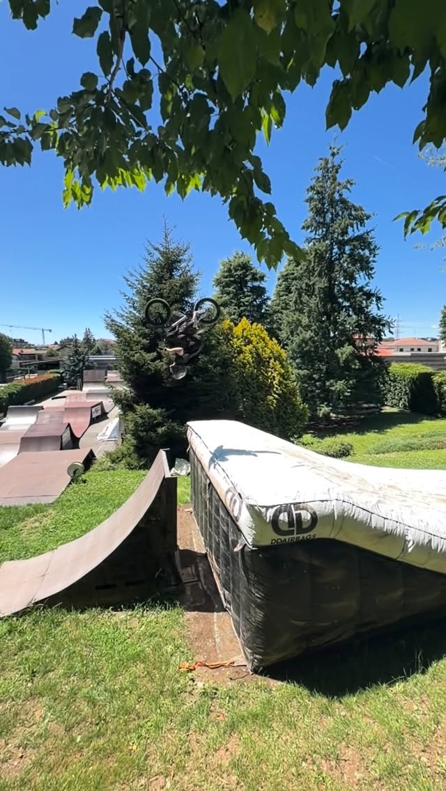 Simone Borgonovo 9 anni primo backflip BMX 2026