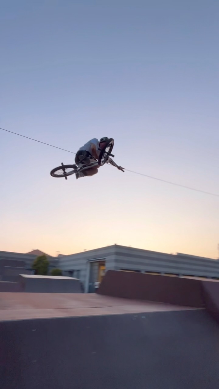 Sunset session BMX Frontyard 2026
